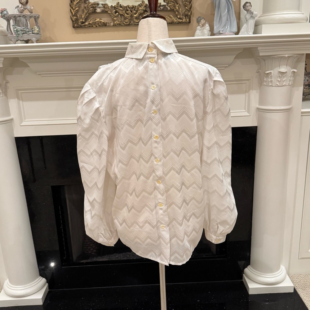 Nilani Vintage White Chevron Puff Sleeve Button-Down Blouse – Size 8 - Picture 7 of 11